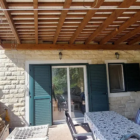 Kula Pergola Split Apartment Exterior photo