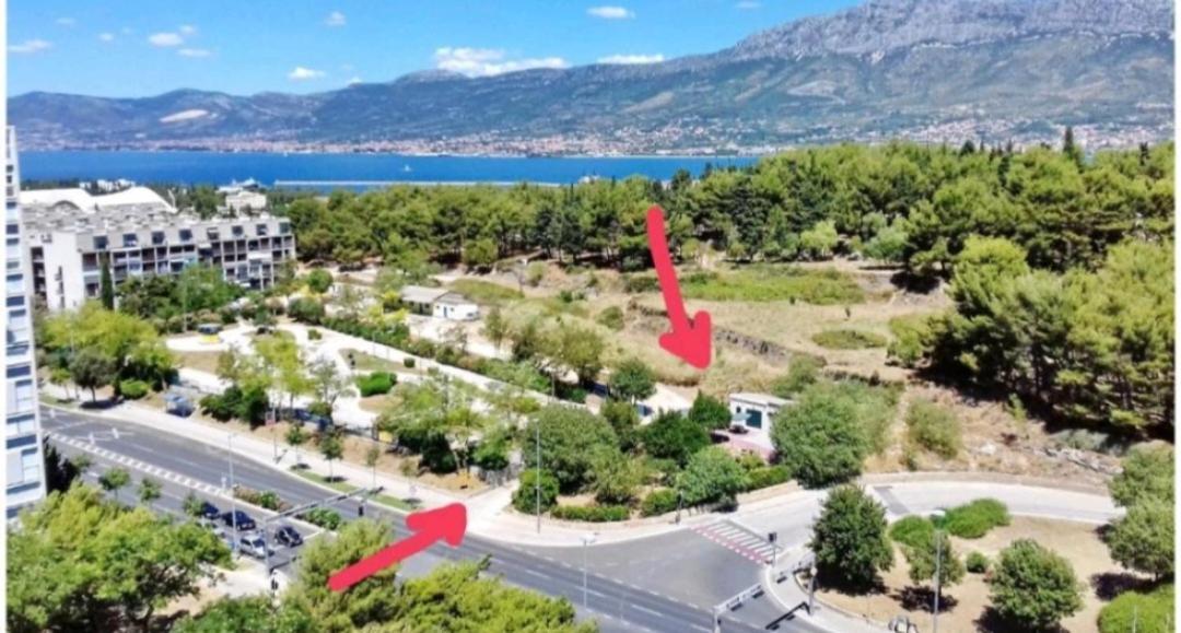 Kula Pergola * Split
