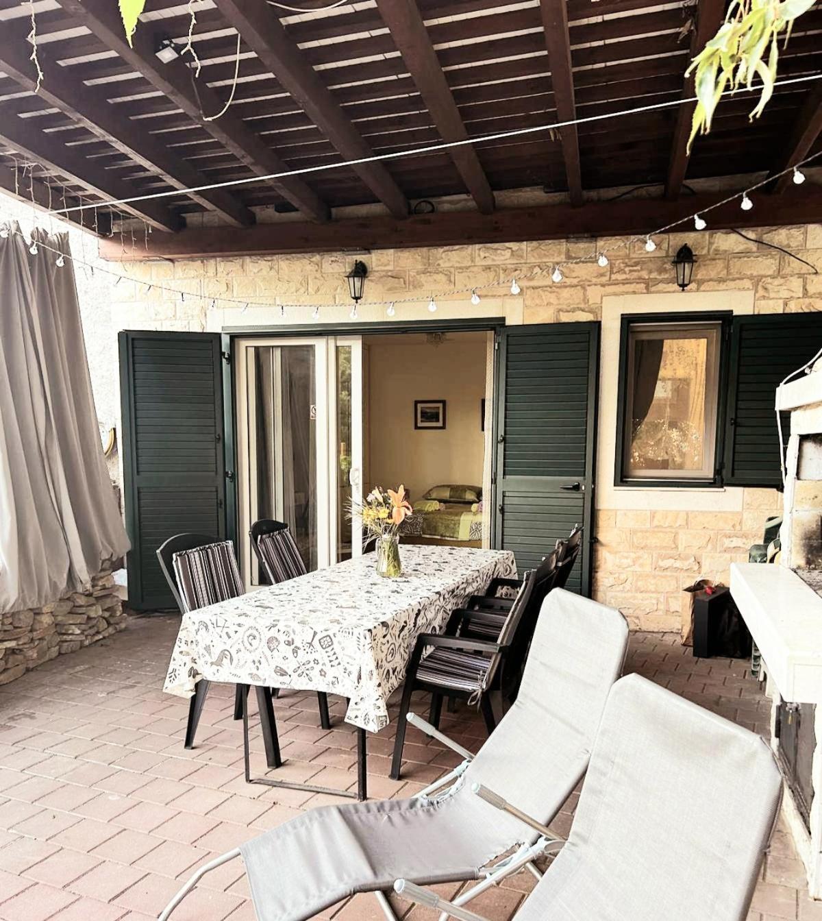 Apartment Kula Pergola Split