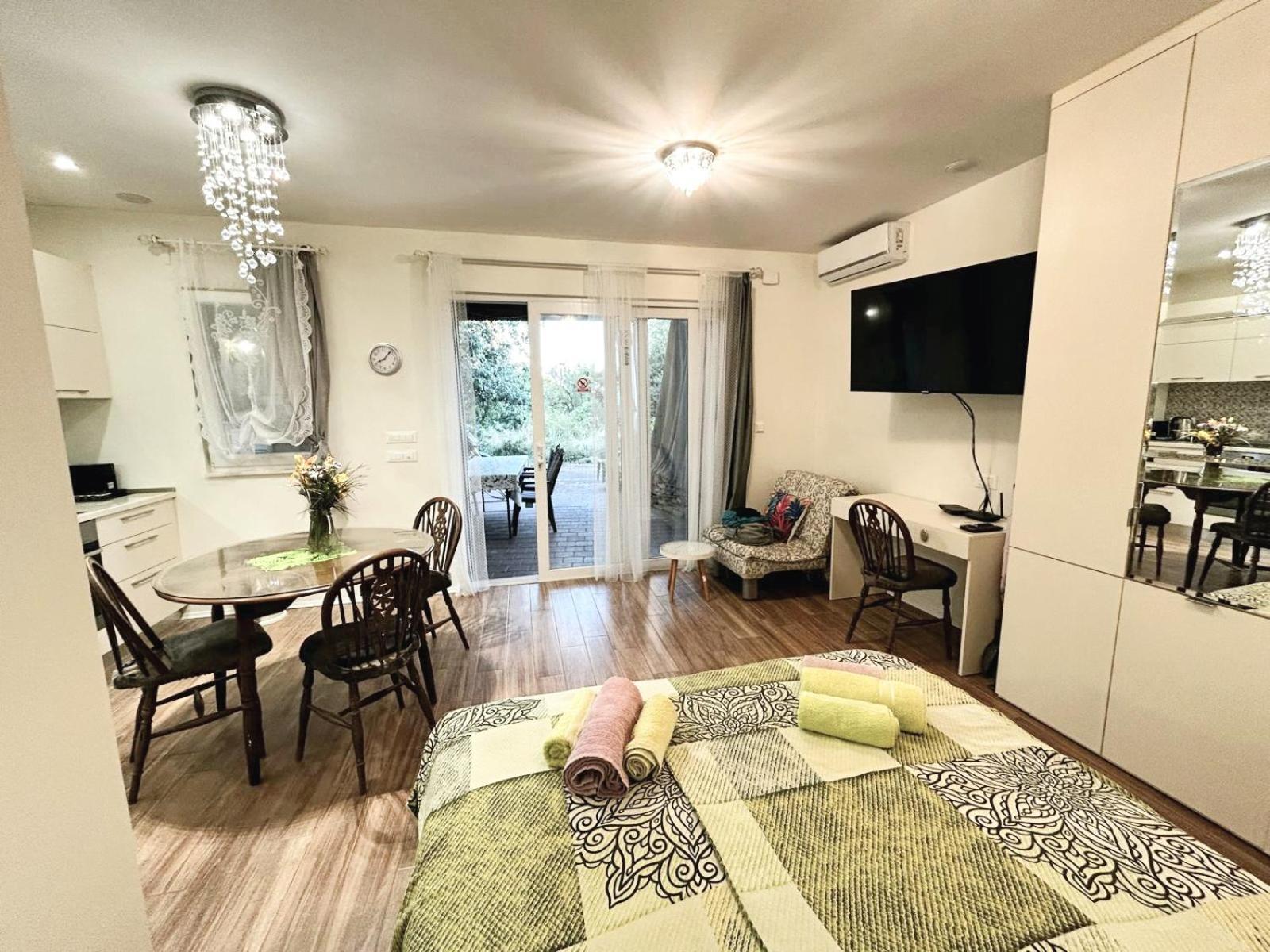 Kula Pergola Apartment *